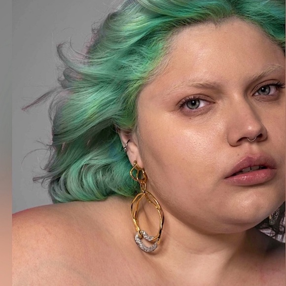 Alexis Bittar Solanales Twisted Drop Hoop Earrings - Picture 4 of 8